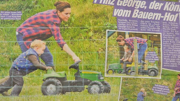Tobias Forkel aus der Marketingabteilung der Neustadter Firma Rolly Toys hat die grün-gelben Traktoren bei der Zeitungslektüre sofort erkannt: Seine Firma produziert exklusiv für den US-Landmaschinenhersteller John Deere Tretfahrzeuge. Repro: Rainer Lutz