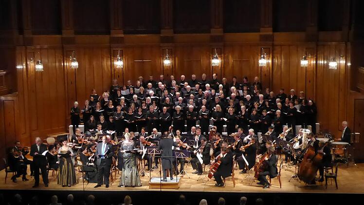 Die Katholische Kantorei Bad Kissingen und der Münsterchor Herford musizierten schon zum sechsten Mal gemeinsam. Foto: Gerhild Ahnert