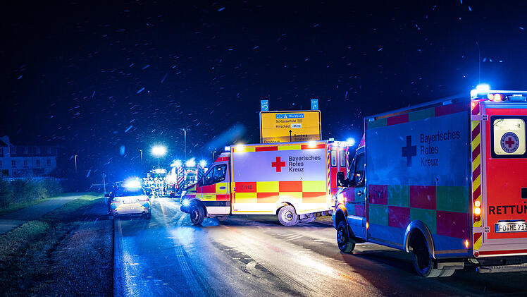 T&ouml;dlicher Unfall bei Hirschaid: Autofahrerin stirbt nach Frontalzusammensto&szlig;