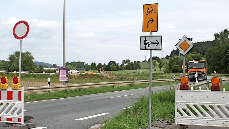Baustellen und Straßensperrungen gibt es aktuell rund um Zapfendorf: Seit dem 6. Juni ist nun auch die Staatsstraße zwischen Zapfendorf und Unterleiterbach gesperrt. Fotos: Hans Kurz