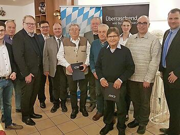 Ehrungen bei der Bad Rodacher CSU (von links): Moritz Regenspurger, Fritz Haas, Hans Michelbach, Christoph Herold, Stephan Schink, Eberhard Vogt, Dietmar Westhäuser, Werner Probst, Dieter Zimmer, Nina Klett, Hartmut Leicht und Martin Mittag. Foto: privat
