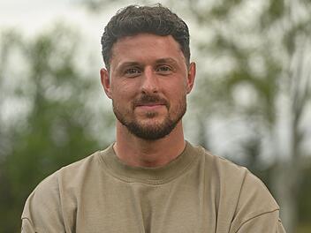 Derzeit ist Jannik Kontalis bei "Prominent Getrennt" (RTL+) zu sehen. Nun will er für das Amt des Oberbürgermeisters in seiner Heimatstadt Mönchengladbach kandidieren.