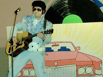 Ralf Greif rockte als "Elvis" die Bühne - und holte das Publikum zurück in längst vergangene Zeiten.Foto: Marina Zimmermann