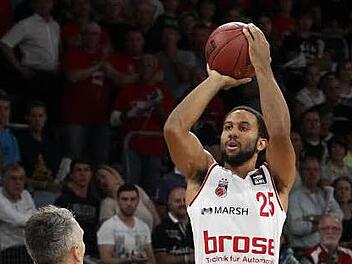 Carlon Brown wird den Brose Baskets auf unbestimmte Zeit fehlen. Der 25-J&auml;hrige zog sich einen Knorpelschaden im linken Knie zu. Foto: sportpress