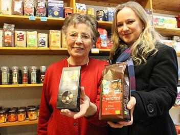 Susanne Wahler-Göbel (rechts) von der DBK setzt sich für die Fairtrade-Initiative ein. Foto: Benedikt Borst/Archiv