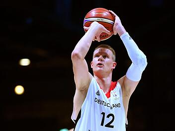 "Robin Benzing ist sicherlich der Schlüsselspieler", warnt Medi-Trainer Raoul Korner vor dem Nationalspieler, der am Samstag im Würzburger Trikot gegen die Bayreuther Basketballer aufläuft.