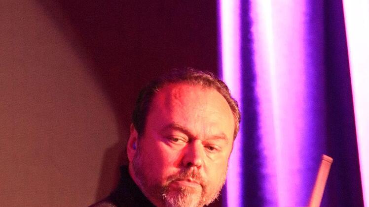 Das Publikum war begeistert: Impressionen von der Coburger Spider Murphy Party" auf dem Schlossplatz. Der Abend im Festzelt war eine Kooperation der Original Prinz Albert Blasmusik (OPA) mit dem Landestheater Coburg.Foto: Jochen Berger