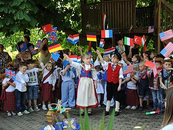 Durch viele fremde Länder führte die Weltreise der beiden Kinder. Foto: privat