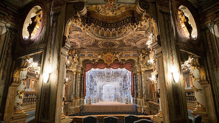 Das Bayreuther Markgräfliche Opernhaus nach den Restaurierungsarbeiten.Foto: Daniel Karmann/dpa