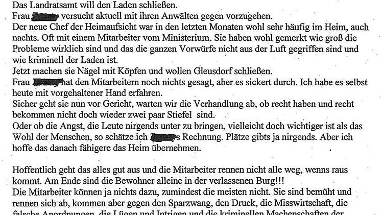 Dieser Brief aus Mitarbeiterkreisen wurde unserer Redaktion zugespielt, noch ehe die Aktion des Landratsamtes Haßberge bekannt geworden war.  Fotos: Ralf Kestel/David-Wolfgang Ebener, dpa