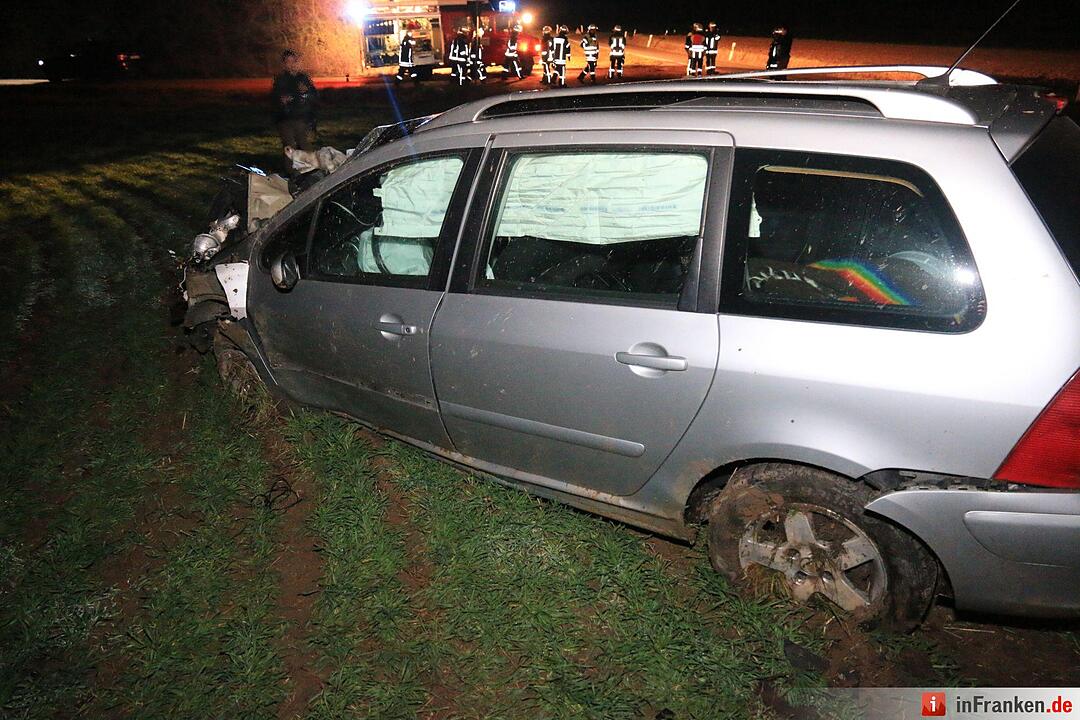 Auto überschlägt sich bei Frensdorf