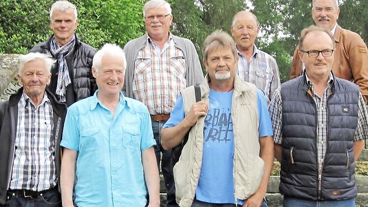 Gruppe 2: (vorne v.l.) Wilfried König, Günther Wackenreuter, Günther Behr, Herbert Schleier, (hinten v.l.) Benno Trost, Norbert Ziegler, Martin Ziegler, Paul Ziegler.