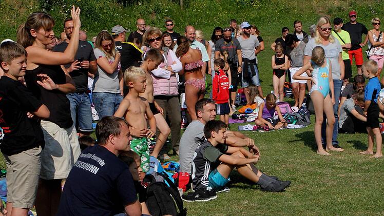 Überall feuerten die Zuschauer die Sportler begeistert an.