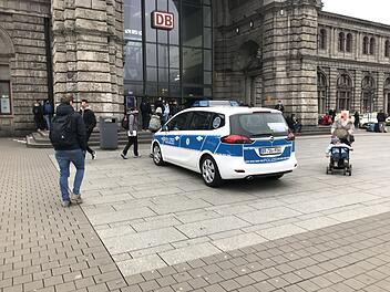 Zeitweise Waffenverbot am Bahnhof Nürnberg - das steckt dahinter