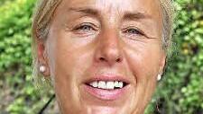 Karin Colligan: "Ich nehme öfters mal nicht das Auto, sondern mein Fahrrad, weil mir der Sprit einfach zu teuer ist. Ich schaue deshalb schon auf die Preise und tanke nur, wenn es günstig ist. Ich fahre mein Auto auch nie so knapp, dass ich sofort an die Tankstelle muss." Die Pendlerin verfährt monatlich Benzin im Wert von rund 200 Euro.