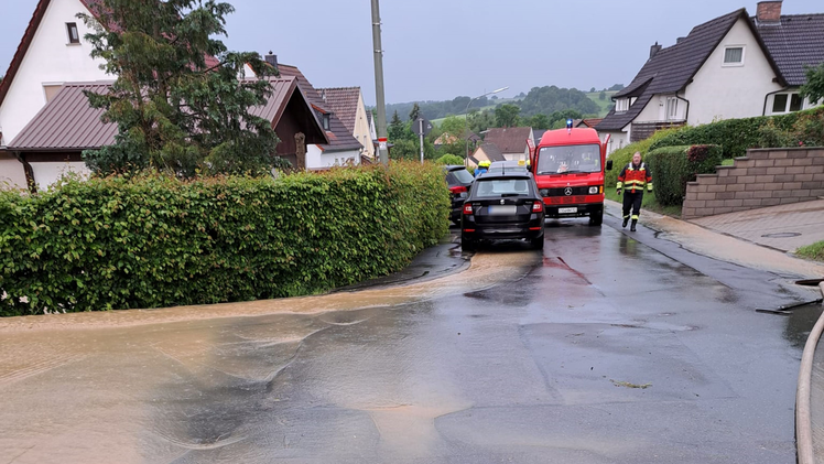 Großheirath: Feuerwehr bei Überflutung am Limit - Beschwerden machen fassungslos