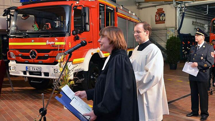 Das neue Hilfeleistungslöschfahrzeug (HLF 10) wurde an die Freiwillige Feuerwehr Bad Kissingen übergeben. Foto: Peter Rauch