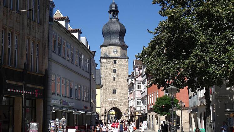 Sommer-Impressionen aus Coburg: Blick in die Spitalgasse am frühen NachmittagzFoto: Jochen Berger