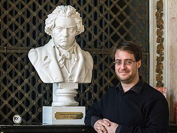 Bei den Sinfoniekonzerten am Sonntag und Montag dirigiert GMD-Aspirant Daniel Carter auch ein Werk von Ludwig van Beethoven - die 6. Sinfonie "Pastorale".Foto: Jochen Berger