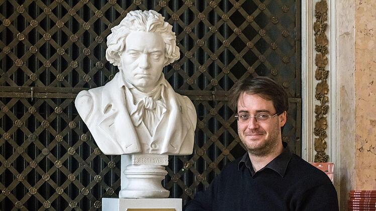 Bei den Sinfoniekonzerten am Sonntag und Montag dirigiert GMD-Aspirant Daniel Carter auch ein Werk von Ludwig van Beethoven - die 6. Sinfonie "Pastorale".Foto: Jochen Berger