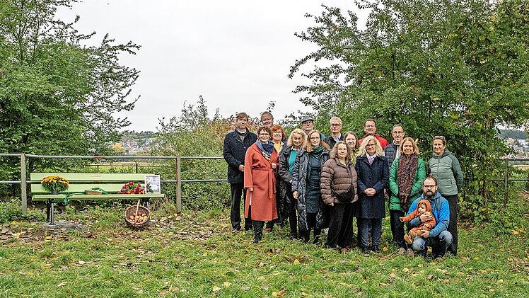 Johannes Mohr wurde durch das Aufstellen einer Gedenkbank an einem seiner wirkungskr&auml;ftigsten Orte verewigt.