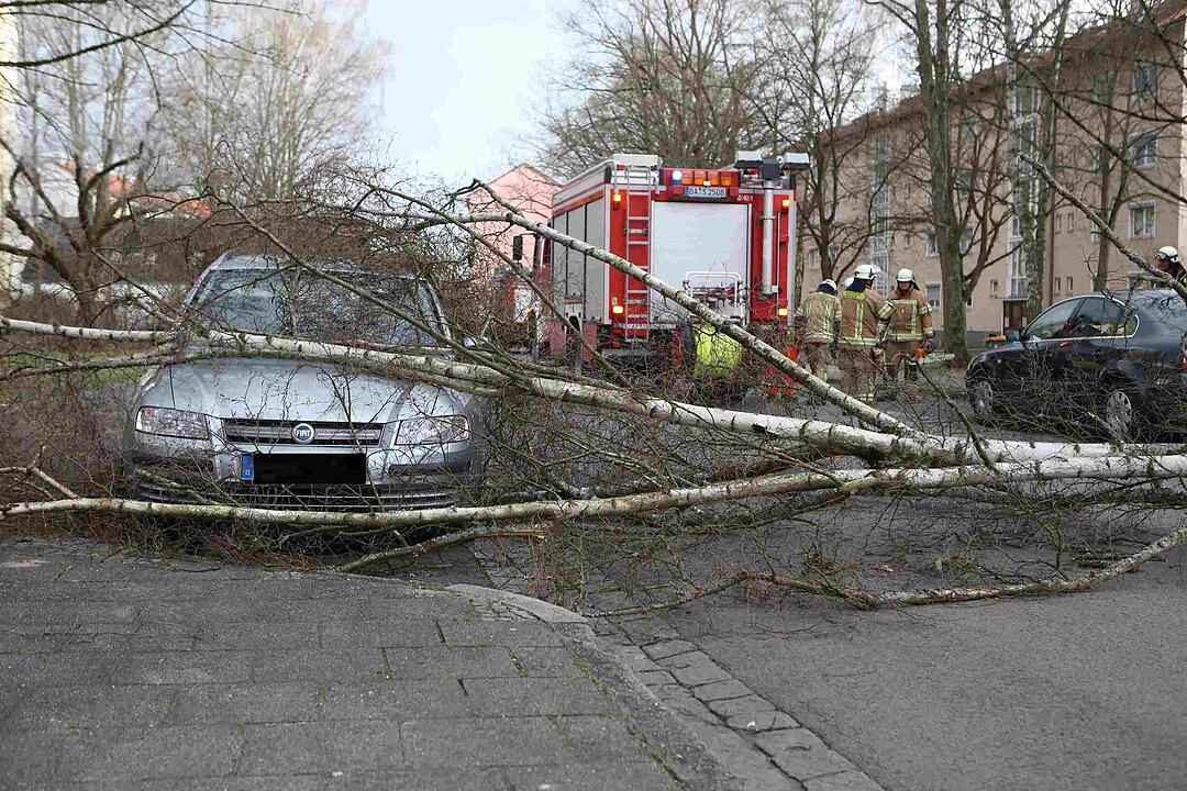 Sturm über Franken hinterlässt Schäden