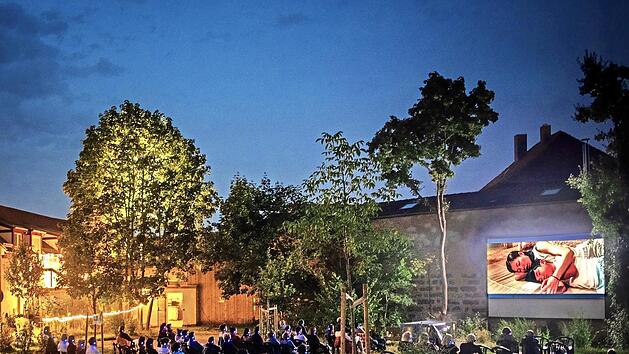 Die Kulturg&auml;rtnerei verwandelt sich wieder in einen Kinosaal unter freiem Himmel.