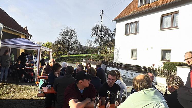 Dunkle Wolken gab es beim Brunnenfest nur sinnbildlich gesprochen.