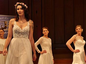 Alles rund ums Traumkleid gab es bei der Brautmodenschau zu sehen. Foto: Werner Vogel