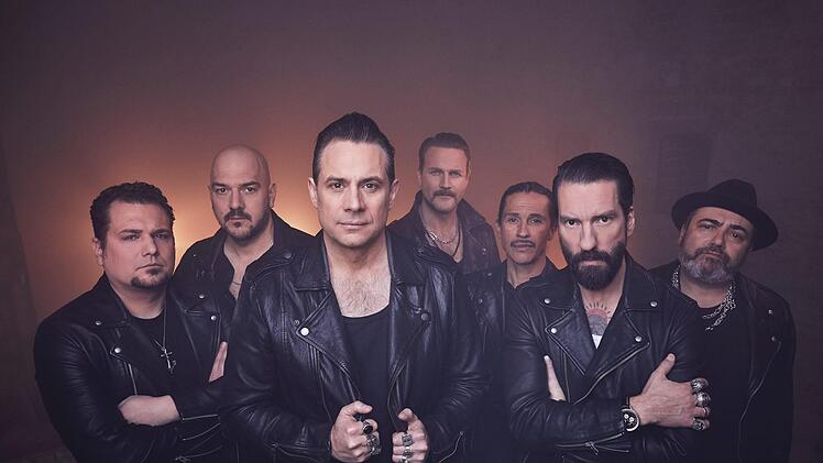 "The BossHoss" sind nicht nur die Frontmänner Alec Völkel und Sascha Vollmer, die man auch von diversen TV-Shows kennt. Hinter dem Erfolg steht eine sieben Mann starke Band.  Fotos: PR