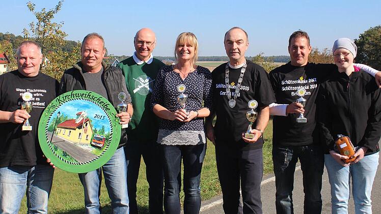 Die erfolgreichen Vestenbergsgreuther Schützen, von links: Roland Thomas, Axel Flohr, Günther Link, Diana Roth, Gerald Kind, Klaus Meyer und Laura Rost.
