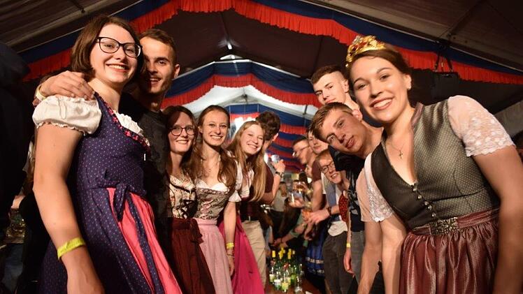 Landkreis Kitzingen: Beliebtes Weinfest beginnt am Freitag - "Yuhuu, die Weinfest-Saison startet am Wochenende"