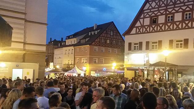 Neben lokalem Bier ist auch musikalisch auf dem Kulmbacher Altstadtfest Einiges geboten. Foto: J&uuml;rgen Schiebe/Archiv