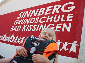 Sophie aus Bad Kissingen ist eines von 755 Kindern, das im September im Landkreis Bad Kissingen eingeschult wird. Sie freut sich schon auf den ersten Schultag an der Sinnberg-Grundschule. Foto: Benedikt Borst