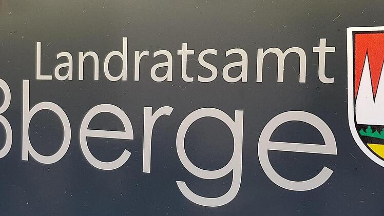 Setzen die Bürger im Kreis Haßberge auf Kontinuität oder wünschen sie sich frischen Wind im Landratsamt? Der 15. März wird die Frage beantworten. Fotos: Eckehard Kiesewetter/Archiv