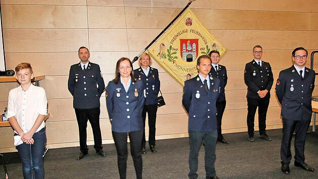 Ernennungen, Bef&ouml;rderungen und Ehrungen: Diese Feuerwehrfrauen und -m&auml;nner wurden in die Freiwillige Feuerwehr M&uuml;nnerstadt aufgenommen, bef&ouml;rdert oder f&uuml;r langj&auml;hrige aktive Dienstzeit geehrt.