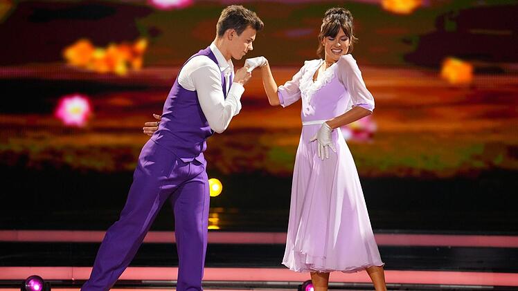 Viel Gefühl legten Taliso Engel und Patricija Ionel in ihren Slowfox zu "Sunny" von Boney M.