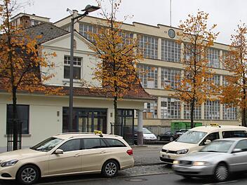 Mit erheblichem Aufwand wird die Stadt das denkmalgeschützte Pförtnerhäuschen der alten Spinnerei sanieren. Foto: Stephan Tiroch