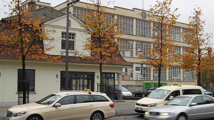 Mit erheblichem Aufwand wird die Stadt das denkmalgeschützte Pförtnerhäuschen der alten Spinnerei sanieren. Foto: Stephan Tiroch