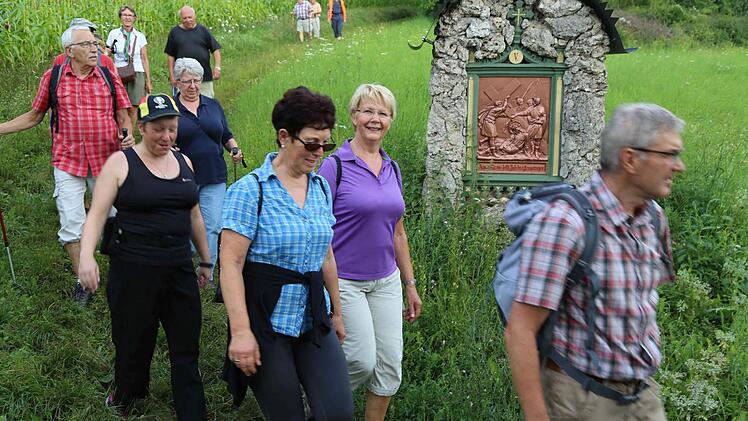 Abstieg über den Kreuzweg Foto: Franz Galster
