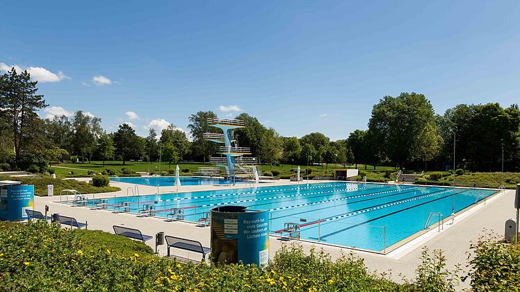 Kreuzsteinbad Bayreuth Schwimmerbecken