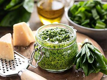 baerlauch-parmesan-pesto.jpg