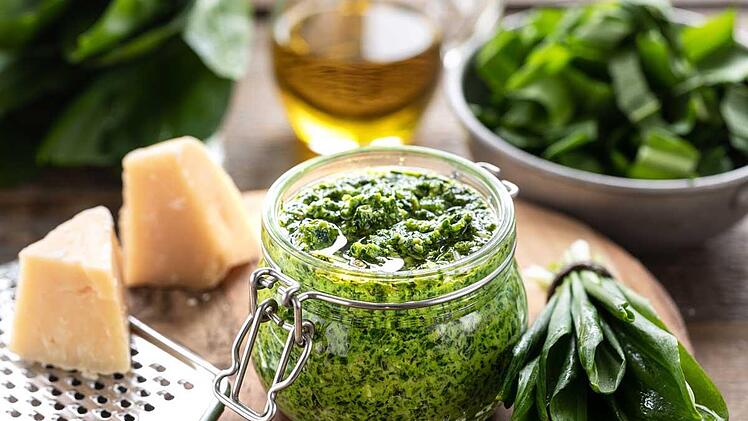 baerlauch-parmesan-pesto.jpg