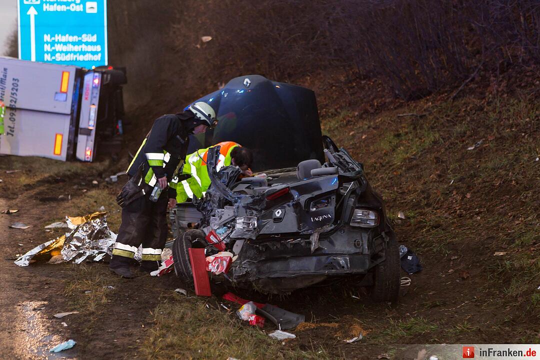 Zwei Schwerverletzte nach Unfall auf der A73