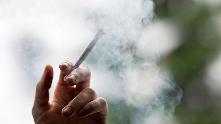 Cannabis-Legalisierung: Nürnberger Suchthilfe sieht besseren Jugendschutz - "der richtige Weg"