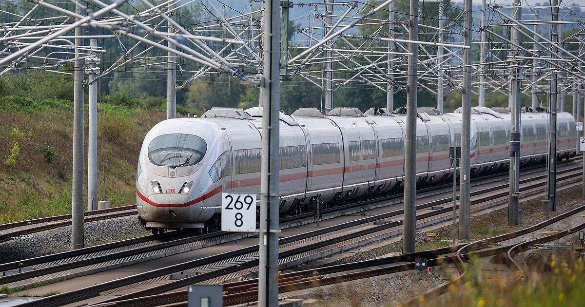 ICE-Lokführer rauscht an geplantem Halt vorbei – und muss Extra-Stopp ...