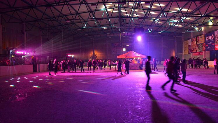 Lichtspiele in der Eissporthalle in Bad Kissingen bei der Eisdisko