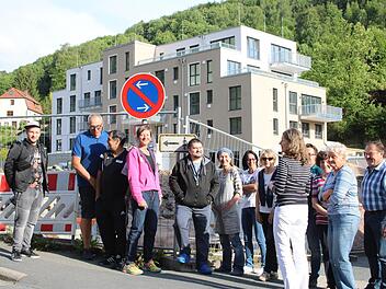 Viele Anwohner im Spiegel sind genervt vom ruhenden und vom fahrenden Verkehr. Ihr Wunsch wäre: durchgängig Tempo 30 vom Röhrenplatz bis zur Stadtgrenze.Stephan Tiroch