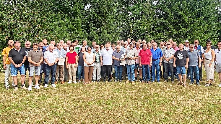 Ein Höhepunkt des Jubiläumsfestes war die Ehrung von mehr als 70 Mitgliedern für ihre langjährige Treue zur DJK Weichtungen.