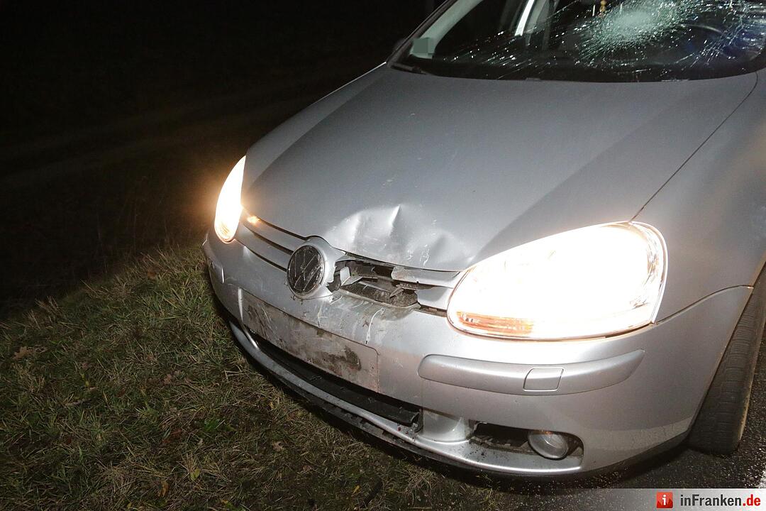 Pkw und Roller kollidieren auf B22 bei Birkach